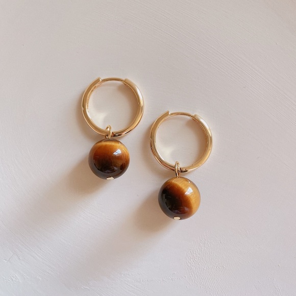 Gold plated brass natural tiger eye hoop earrings - Picture 2 of 4